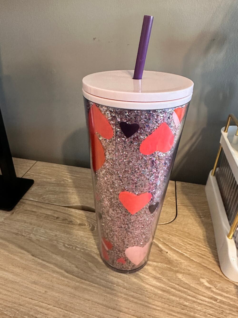 STARBUCKS VALENTINE'S DAY GLITTER HEARTS PINK TUMBLER W/STRAW 24 OZ